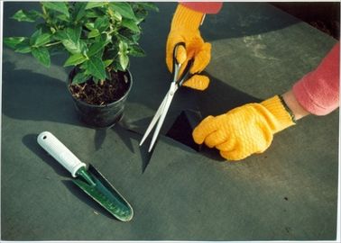 Ochrona przed promieniowaniem UV Tkanina do zwalczania chwastów ogrodowych, Osłona z włókniny rolniczej